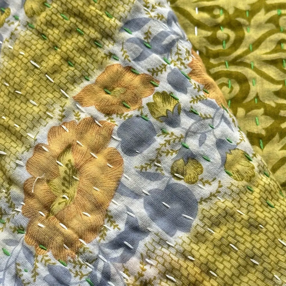 Vintage Sari Throw (10JF10)
